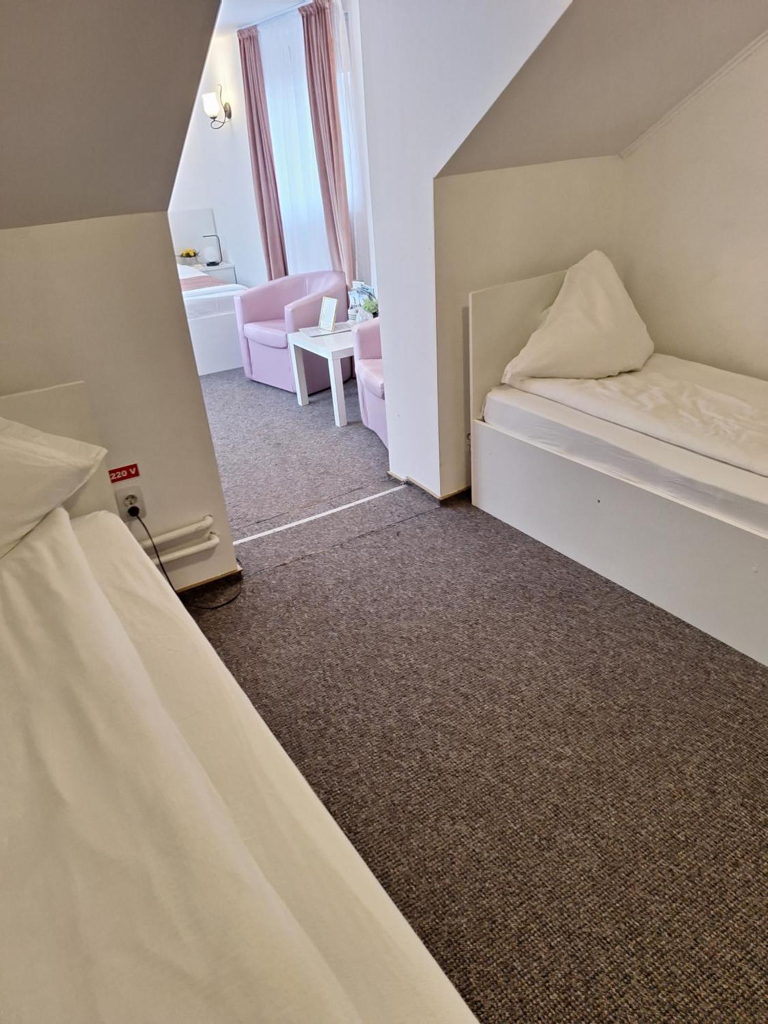 Pensiunea Tinelu Brasov Săcele Quarto foto